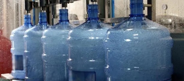 Foto - Asla tahmin edemezsiniz! Damacanalar neden mavidir?