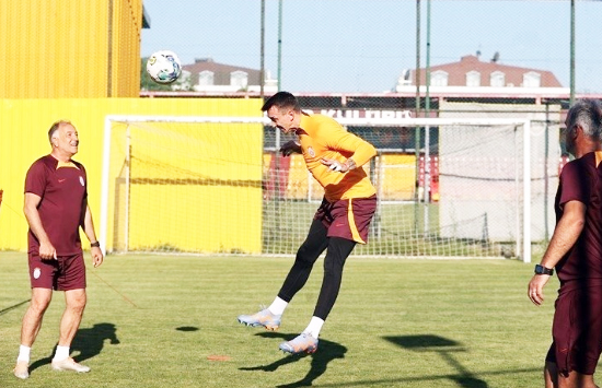 Foto - Aslan iki bombayı patlatıyor! Galatasaray ile ilgili flaş gelişme...