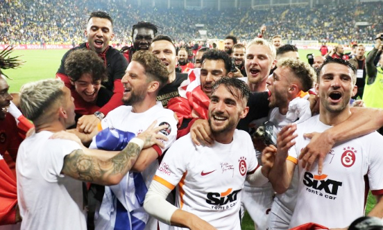 Foto - Aslan'dan çilek hasadı... Milyarlarca dolarlık gelişme… Diyerek duyurdular: Gündem olmuştu! 