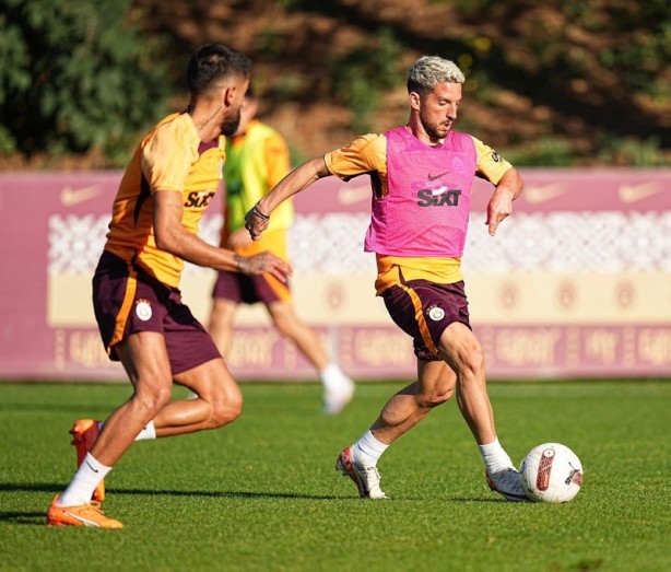 Foto - Aslan'ın golcüsü Milan'a! İtalyanlar duyurdu...