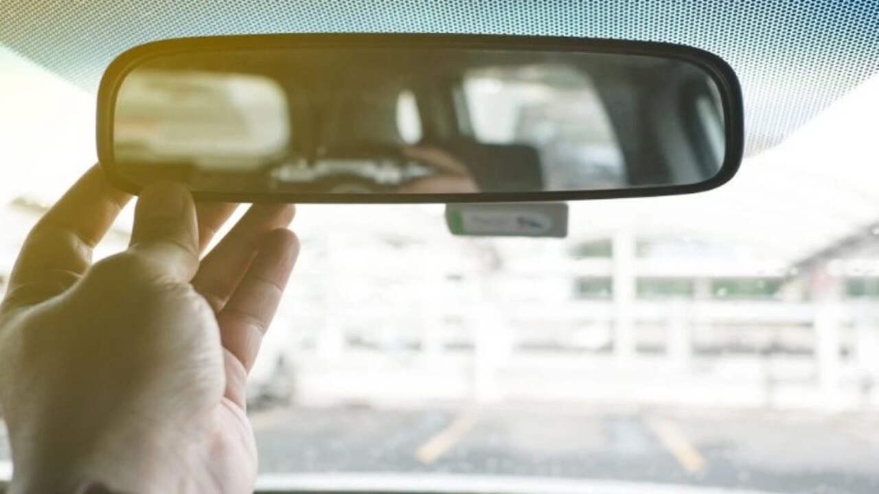 Foto - Aslında çok önemliymiş! Araba camlarındaki siyah noktaların görevi açıklandı