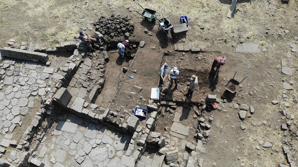 Foto - Assos'ta bulundu! Tam 2 bin 300 yıllık