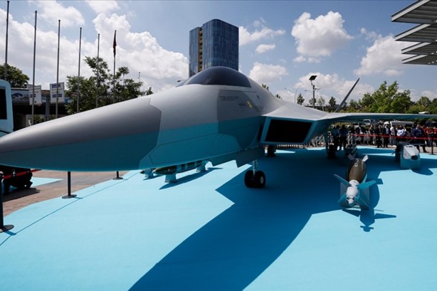 Foto - Asya ülkesinde Milli Muharip Uçak isyanı! Türkiye'de yaptı, biz hala yapamadık