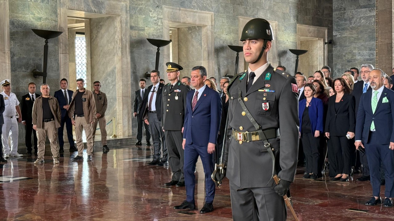 Türkiye'yi Batı'ya şikayet eden CHP'liler Anıtkabir'de! 'Atam yine biz geldik'