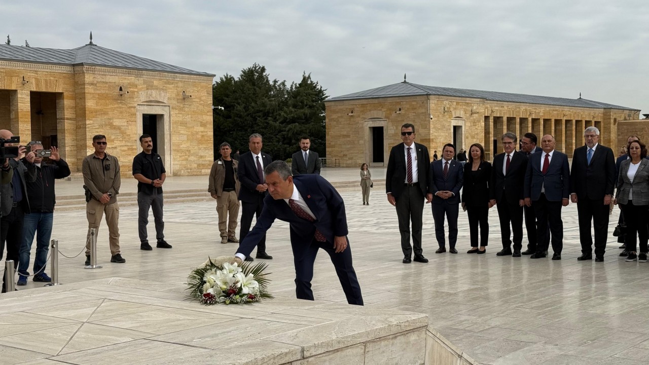 Foto - Türkiye'yi Batı'ya şikayet eden CHP'liler Anıtkabir'de! 'Atam yine biz geldik'