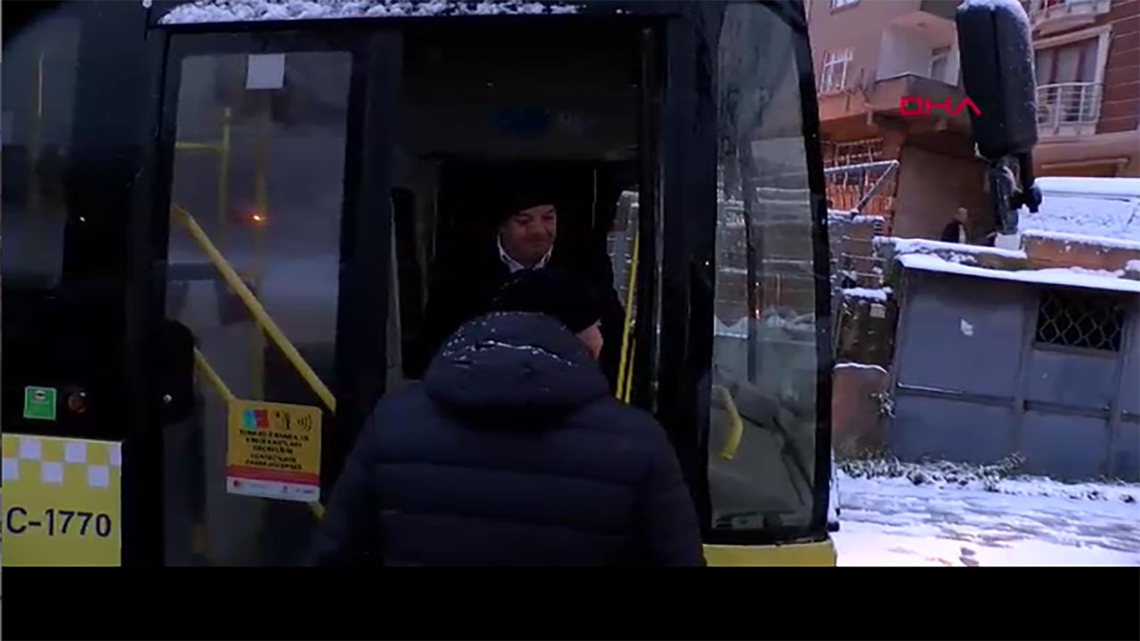 Foto - Ataşehir'de kar çilesi: İETT otobüsleri yolda kaldı!