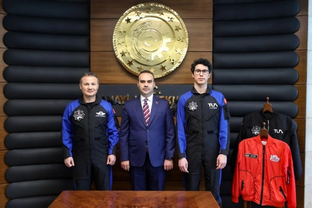 Foto - Atasever'in uzay yolculuğu başlıyor! Bakan Kacır saati paylaştı: Azerbaycan bayrağını da yanına alacak