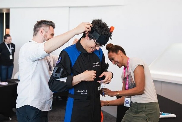 Foto - Atasever'in uzay yolculuğu başlıyor! Bakan Kacır saati paylaştı: Azerbaycan bayrağını da yanına alacak