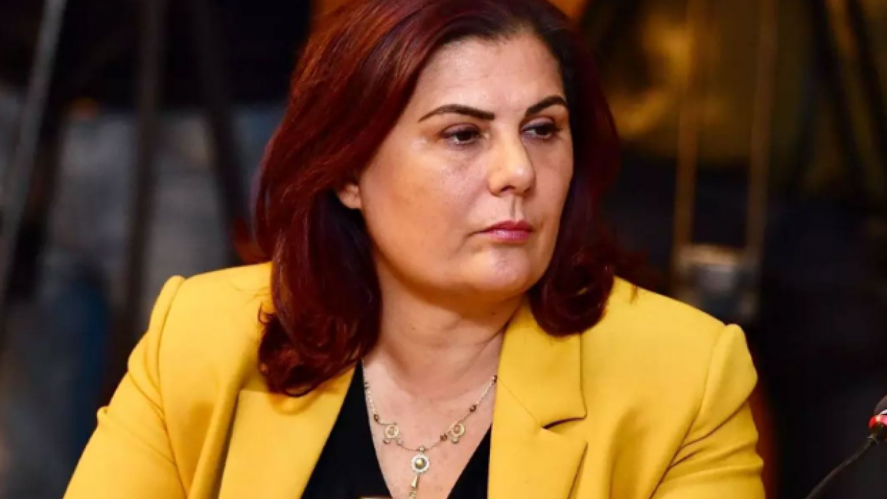 Foto - Atatürk rantçıların aksesuarı oldu! Nerede dalavere varsa arkasında hep o poster var