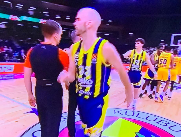 Foto - Atatürk yoksa bizde yokuz niye diyemedin Ali Koç! Litvanya'da müsabaka...