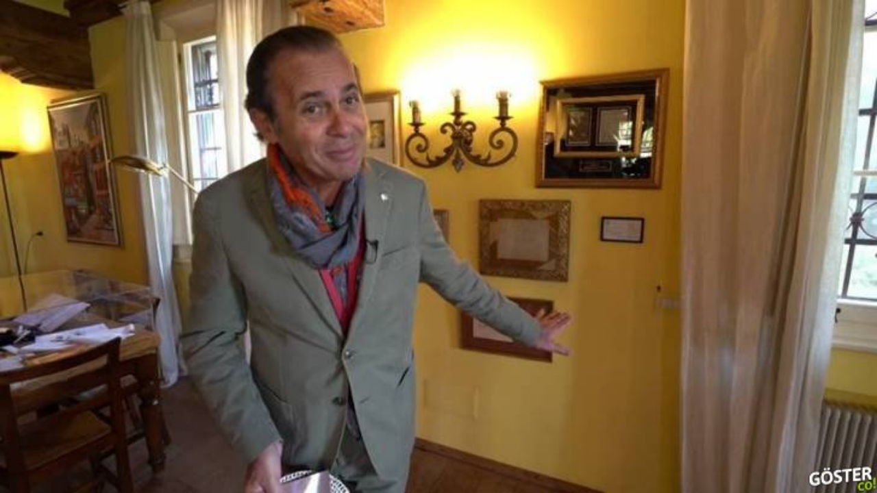 Foto - "Atatürk’ün hastasıyım" demişti! Ünlü sunucudan mide bulandıran itiraflar geldi! İyi halt ettin Sicimoğlu