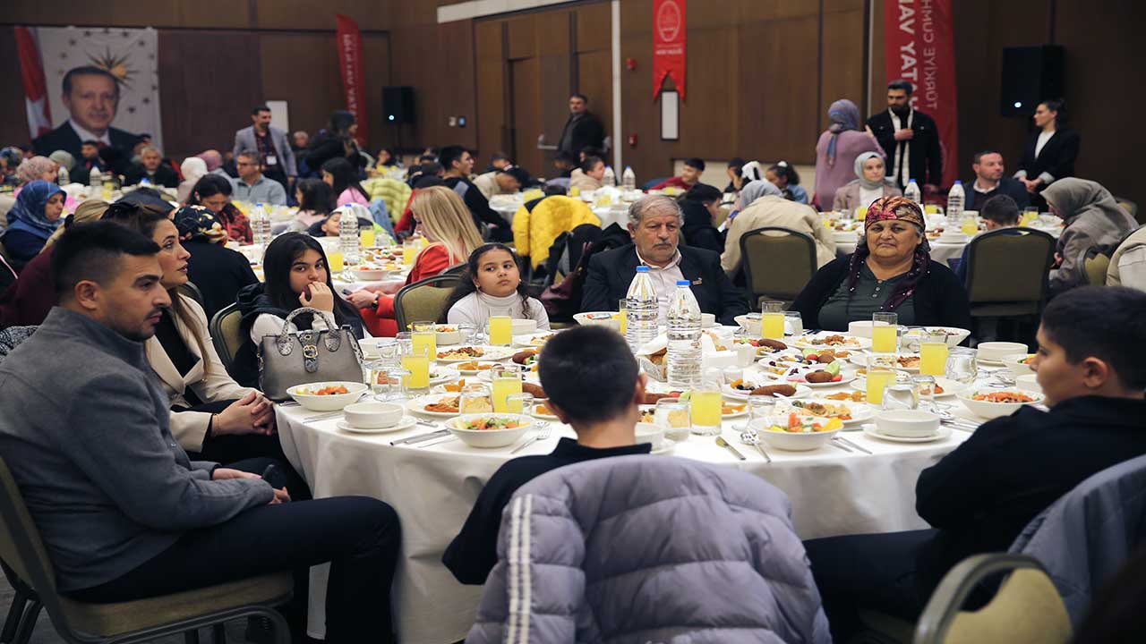 Ateş çemberinde diplomasi trafiği! Yaşar Güler: Savaşın yayılmaması için Türkiye yoğun çaba sarf ediyor!