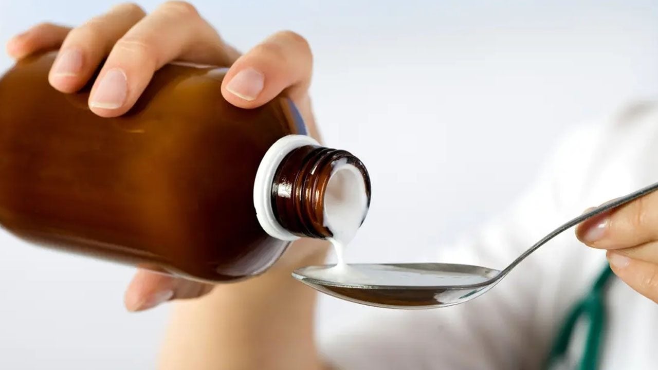 Foto - Ateş düşürücü şurup zehirlenmesine dikkat! Uzmanı tek tek anlattı: Karaciğeri riske atıyor! Peki ya biz ne yapmalıyız