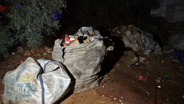 Foto - Atık malzeme toplayan gençlerin kaldığı ev yangında küle döndü