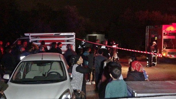 Foto - Atık malzeme toplayan gençlerin kaldığı ev yangında küle döndü