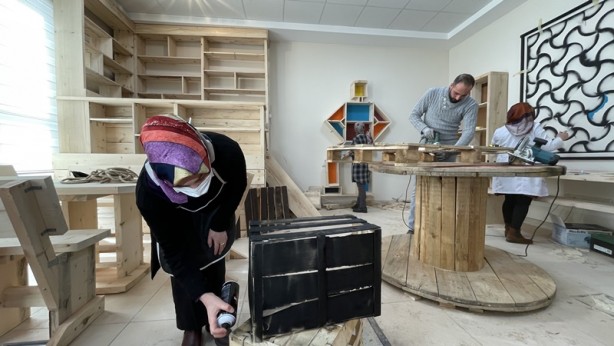 Atık malzemelerle "Sıfır Atık Kütüphanesi" kuruldu