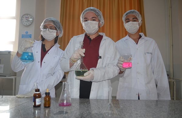 Foto - Atık yağları bakın nasıl değerlendirdiler! Liseli öğrenciler yakıt üretti