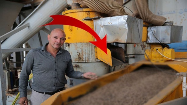 Atıkları değerlendirmek için bulduğu yöntemle köşeyi döndü! İnsanlara "Ne olur alın, 5 kuruş vermeden gidin" diye yalvarıyorlardı, şimdi satıp servet kazanıyor