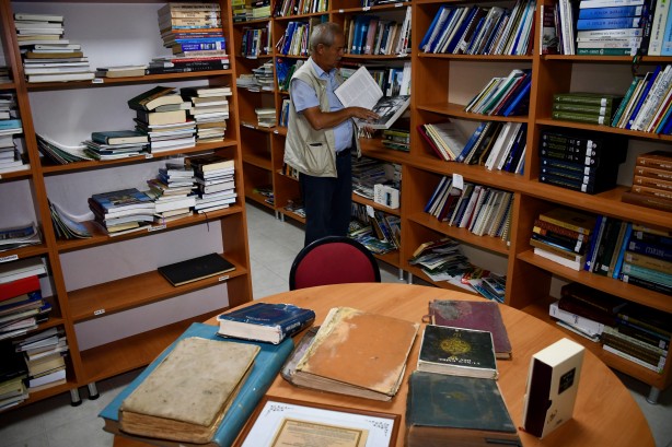 Foto - Atıl dükkandan kütüphaneye! Yılların birikimi...