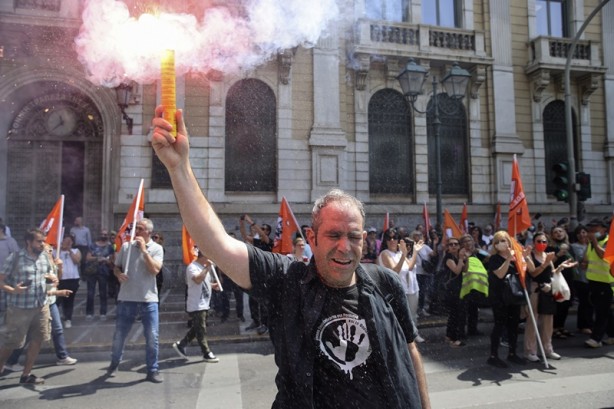 Foto - Atina karıştı! Kamu çalışanları greve başladı