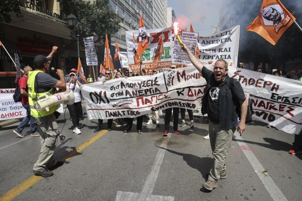 Foto - Atina karıştı! Kamu çalışanları greve başladı