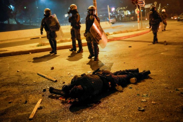 Foto - Atina savaş alanına döndü
