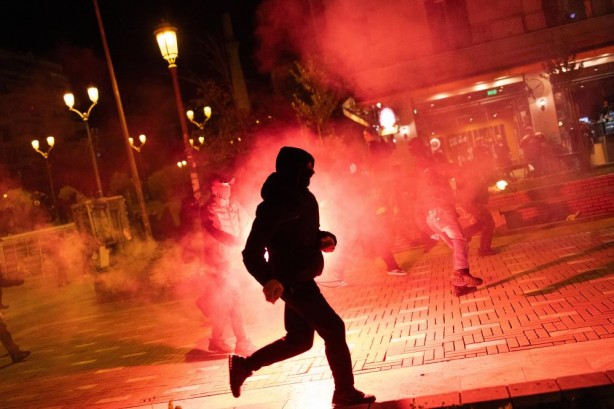 Foto - Atina’da sıcak gece! Yunanistan'da ABD'ye lanet yağdı