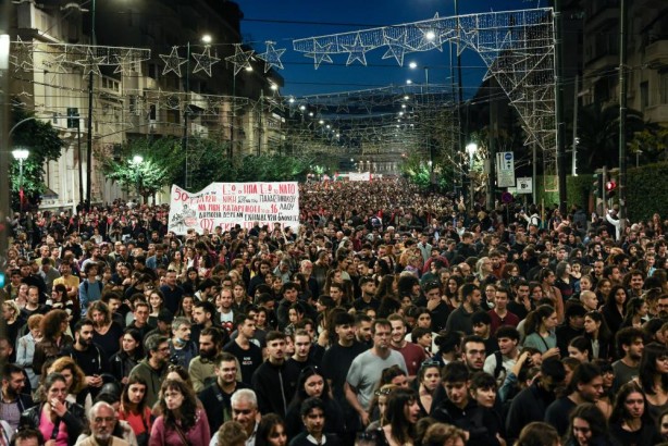Foto - Atina’da sıcak gece! Yunanistan'da ABD'ye lanet yağdı