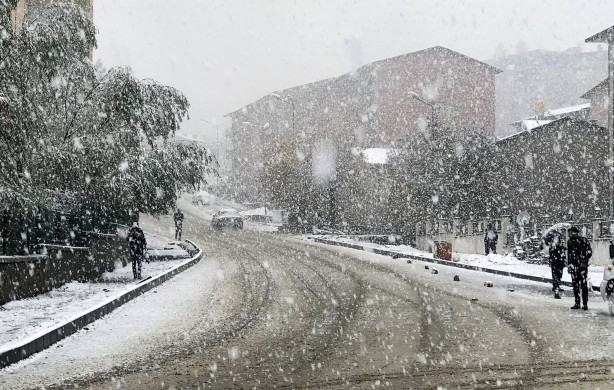 Foto - Atkıları, bereleri ve eldivenleri hazırlayın! İstanbul'a kar geliyor, tarih verildi