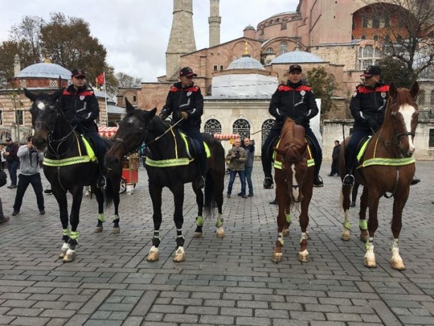 Foto - Atlı birlikler Sultanahmet'te görevde
