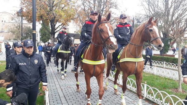 Foto - Atlı birlikler Sultanahmet'te görevde