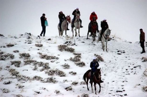 Atlı hafızlardan dörtnala 500 senedir binbir hatim