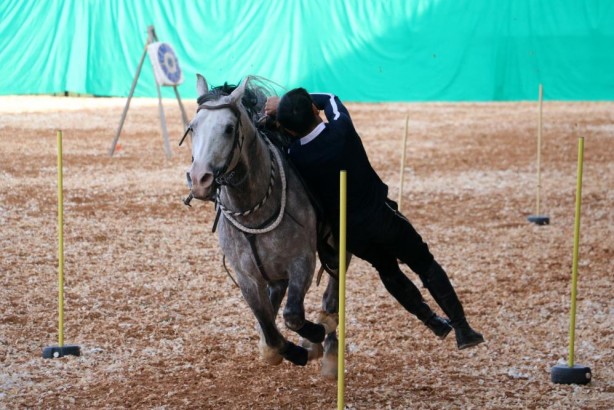Foto - Atlı okçuluk gösterisi izleyenleri mest etti!