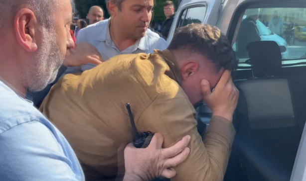 ATM'den 50 bin TL çaldı, linçten polis kurtardı