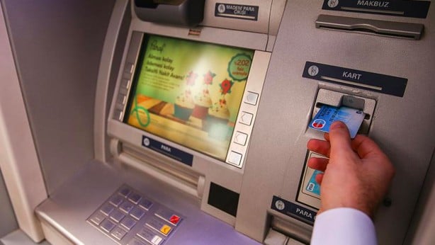 Foto - ATM'den para çekerken tüm paranız gidebilir! Şifreyi tuşlarken sakın ama sakın bunu yapmayın