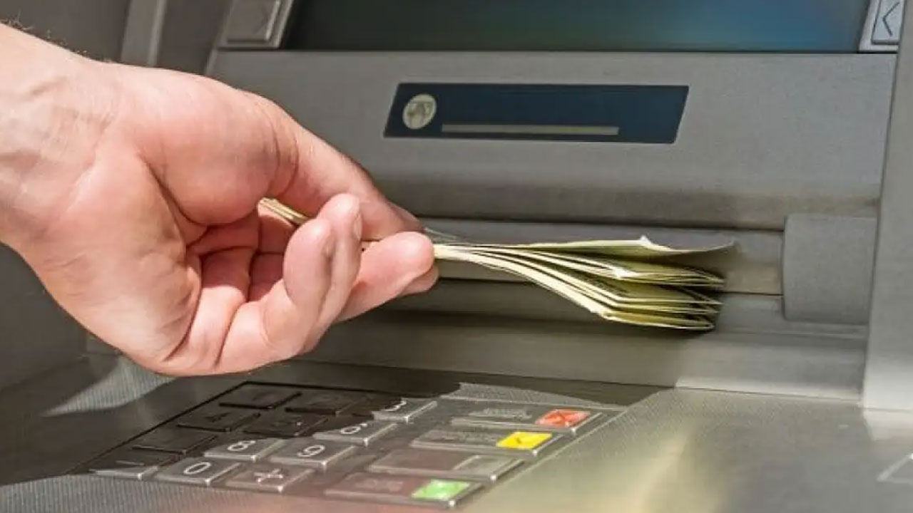 ATM'lerden para çekecekler dikkat! Bayram öncesi resmen değişiyor
