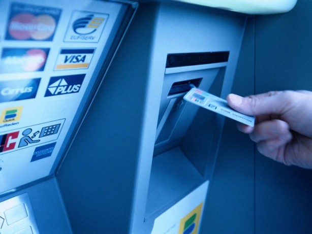 Foto - ATM’lere gidenler hayatlarının şokunu yaşıyor! Bankalar patır patır bunu yapmaya başladı bile! Para çeken herkesi ilgilendiren gelişme
