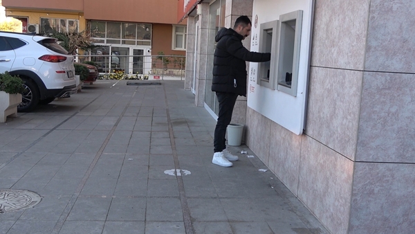 Foto - ATM'ye giden adam hayatının şokunu yaşadı