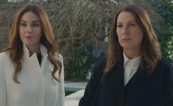 ATV dizisinde rol alan Defne Samyeli oy vereceği partiyi açıkladı