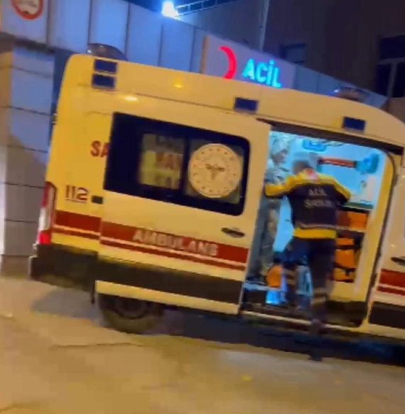 Foto - Avcılar'da devlet hastanesinde büyük panik! Sağlık personeli neden bu kıyafetleri giydi?