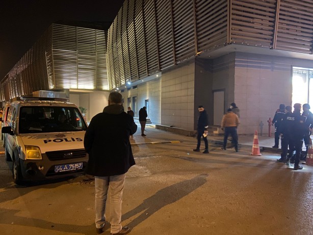 Foto - AVM önünde silahlı kavga! Ekipler sevk edildi