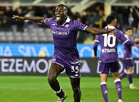 Foto - Avrupa basını paylaştı: UEFA Konferans Ligi’nin favorileri güncellendi! Fenerbahçe’nin şampiyonluk yüzdesi tavan yaptı