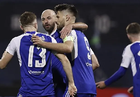 Foto - Avrupa basını paylaştı: UEFA Konferans Ligi’nin favorileri güncellendi! Fenerbahçe’nin şampiyonluk yüzdesi tavan yaptı