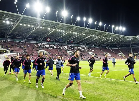 Foto - Avrupa basını paylaştı: UEFA Konferans Ligi’nin favorileri güncellendi! Fenerbahçe’nin şampiyonluk yüzdesi tavan yaptı