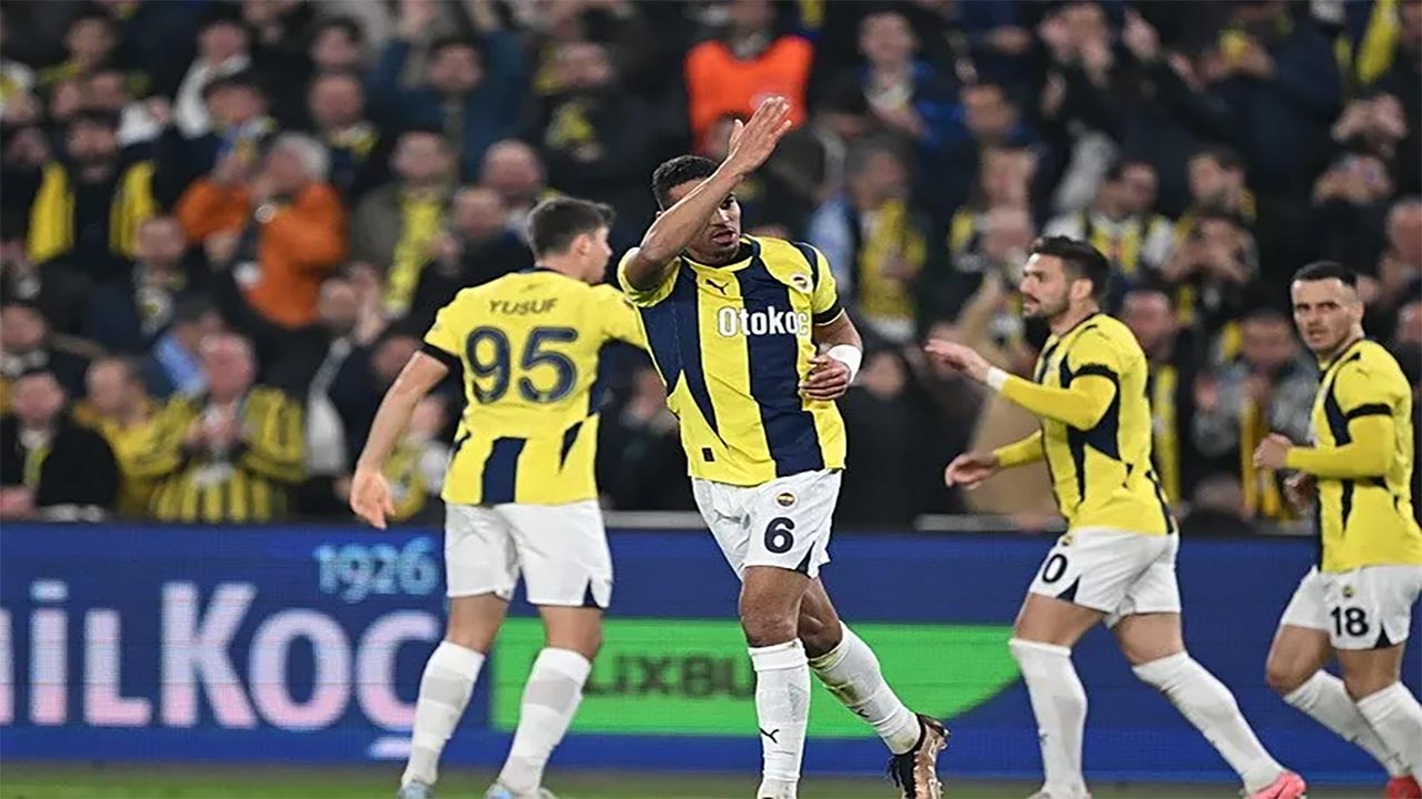Foto - Avrupa basını şaştı kaldı! Fenerbahçe'nin yenilgisi manşetleri dağladı