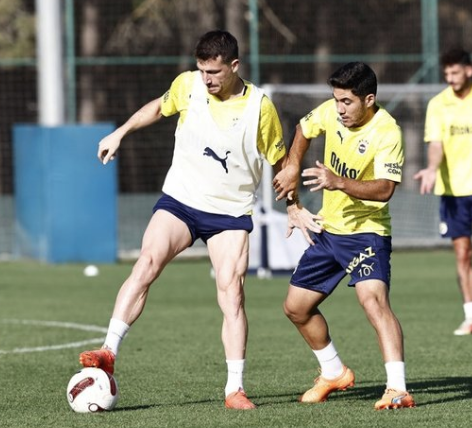 Foto - Avrupa devleri peşinde olsa da! Fenerbahçe yıldız isimde ısrarcı...