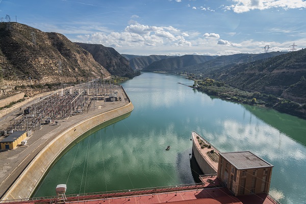 Foto - Avrupa kuraklıkla boğuşuyor! Hidroelektrik santralinin kapısına kilit vuruldu