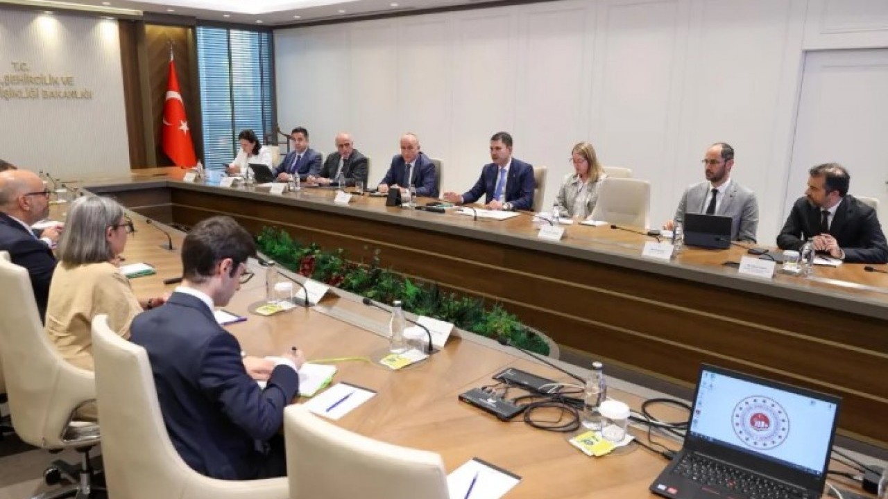 Foto - Avrupa ülkesi Bakan Kurum’dan talep etti ‘Hızlı konut yapmayı bize öğretin'