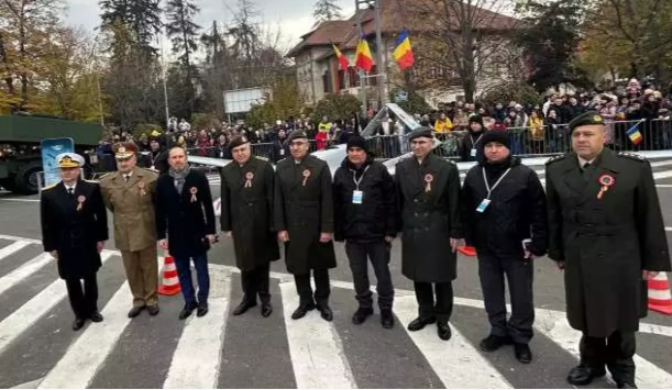 Foto - Avrupa ülkesi en önemli gününde Türk SİHA'larını çıkardı! Halk neye uğradığını şaşırdı
