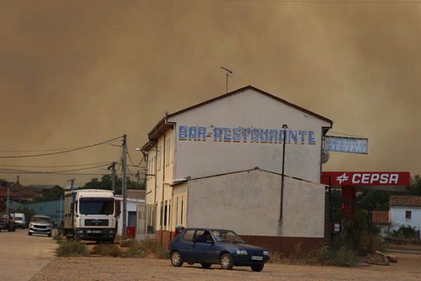Foto - Avrupa ülkesi felaketi yaşıyor! 2 bin hektar kül oldu